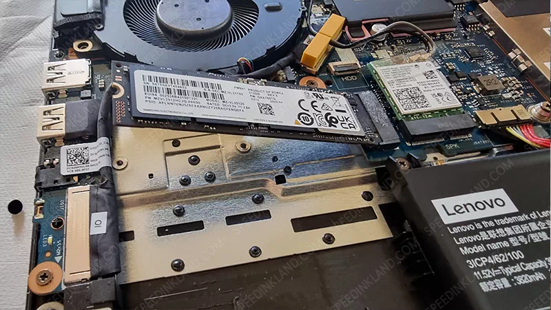 레노버 게이밍 3I 노트북 SSD 교체하기 8 SSD 제거